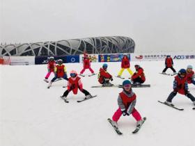 奧運冠軍攜冰雪愛好者助力冬奧活動啟動