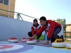 河北望都積極開展冰雪運動進校園活動