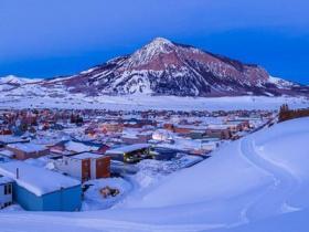 冰天雪地孕育金山銀山