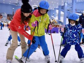 助力冰雪推廣“奧運健兒公益服務大行動”走進廣州融創雪世界