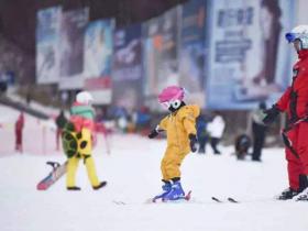 北京東城點(diǎn)燃校園冰雪運(yùn)動(dòng)“火種”