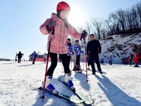 各地相繼出臺發展冰雪運動實施意見 引導冰雪產業駛上快車道