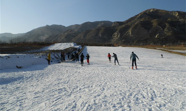 山西臨汾九龍山滑雪場