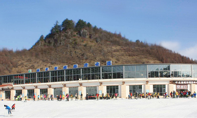 湖北神農(nóng)架國(guó)際滑雪場(chǎng)