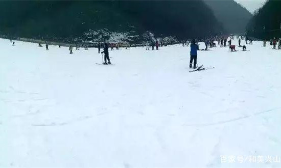 湖北神農架天燕滑雪場