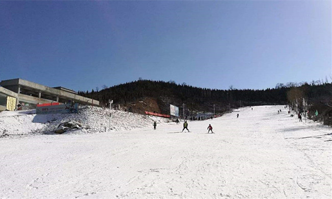 河南洛陽嵩縣天池山滑雪場