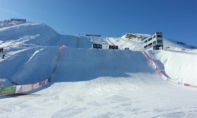 新疆克拉瑪依天山滑雪場