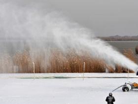 天然降雪和造雪機(jī)產(chǎn)雪誰更適合滑雪場？