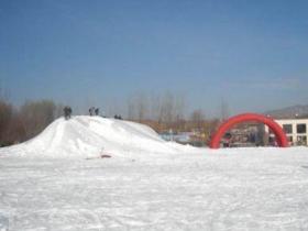 河北秦皇島紫云山滑雪場