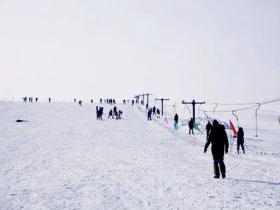 新疆昌吉阿什里龍山滑雪場