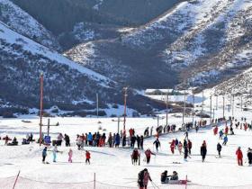 新疆烏魯木齊白云國際滑雪場