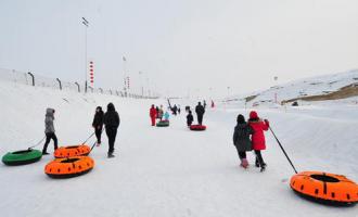 新疆克拉瑪依黑油山滑雪場（原侏羅紀冰雪世界）