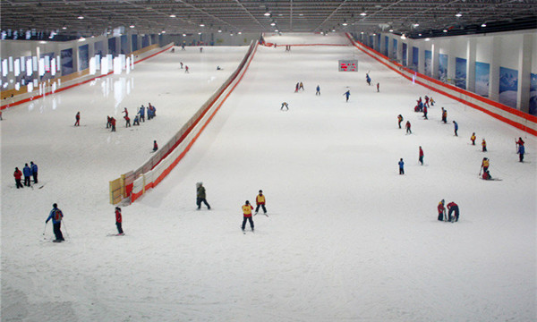 北京喬波冰雪世界室內滑雪館