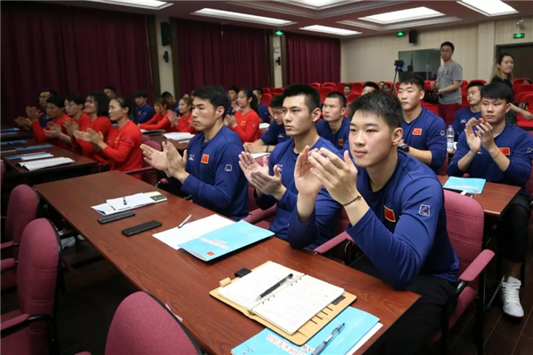 國家體育總局與上海市人民政府簽署了關于冰雪運動項目合作協議書