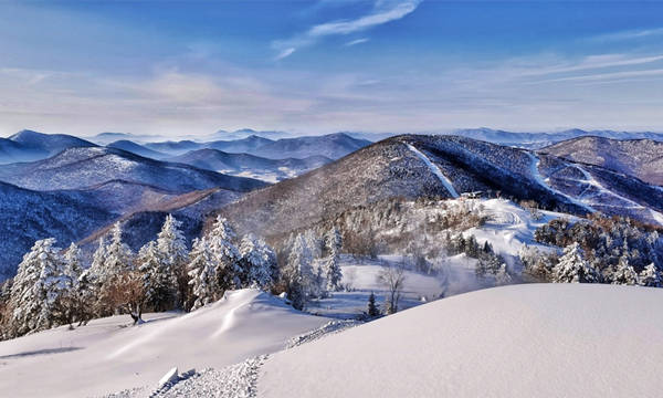 北大湖滑雪度假區擁有豐富的冰雪資源