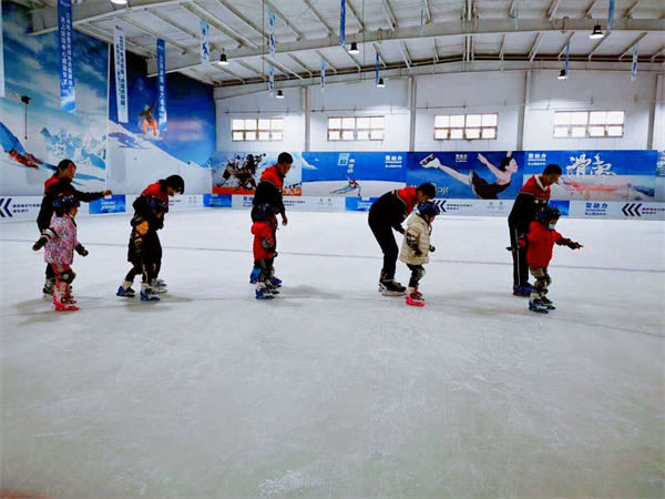 河北省三河市冰雪運動進校園活動持續推進5