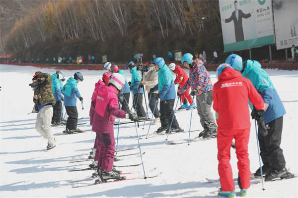 萬名學生上冰雪2