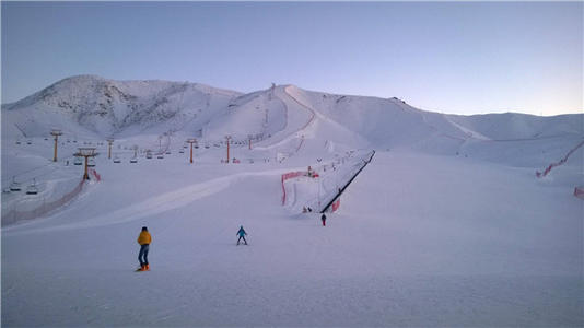 冰天雪地也是金山銀山 吉林樹(shù)立中國(guó)冰雪產(chǎn)業(yè)風(fēng)向標(biāo)