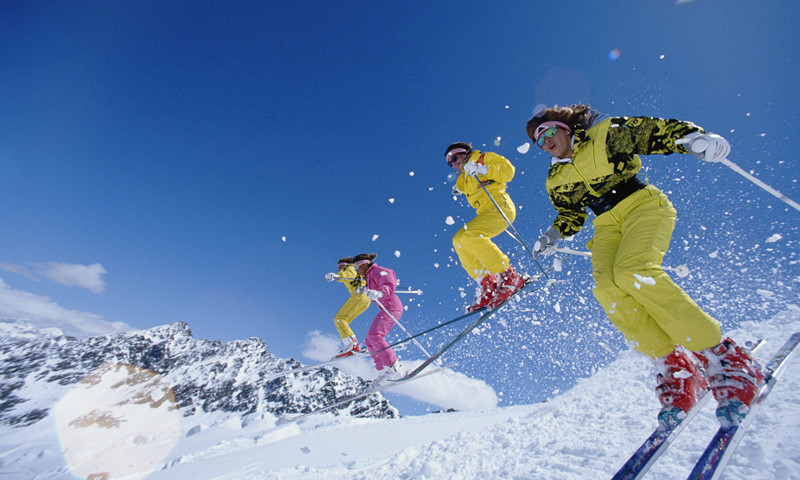 從冰雪旅游走向冰雪產業