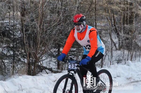 “大箐山杯”雪地馬拉松自行車賽資料片。