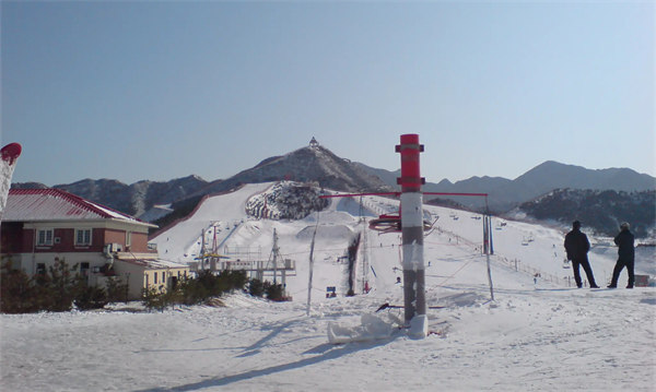 滑雪場建設