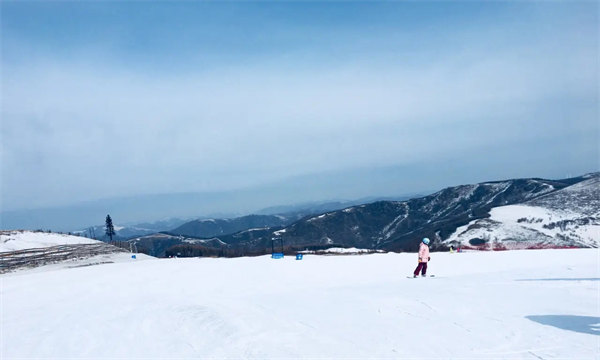 蓮花山滑雪場