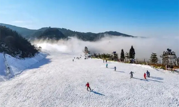 玉舍雪山滑雪場